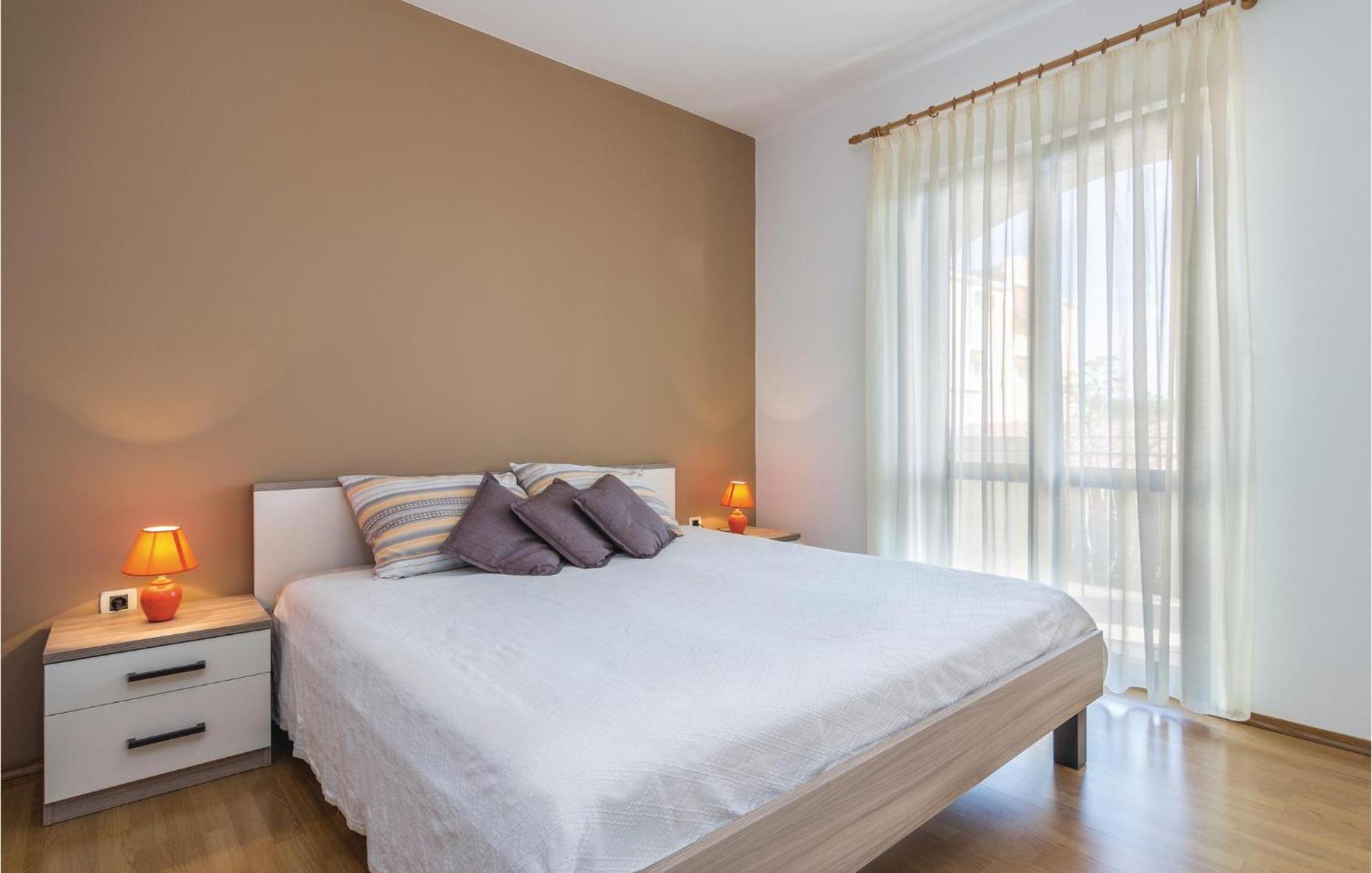 Cozy Apartment In Porec With Wifi Exteriör bild
